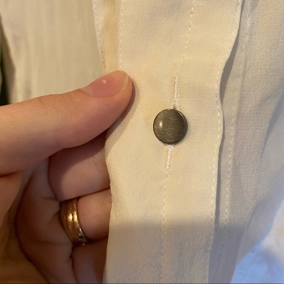 Marc by Marc Jacobs 100% Silk button up - Picture 4 of 9